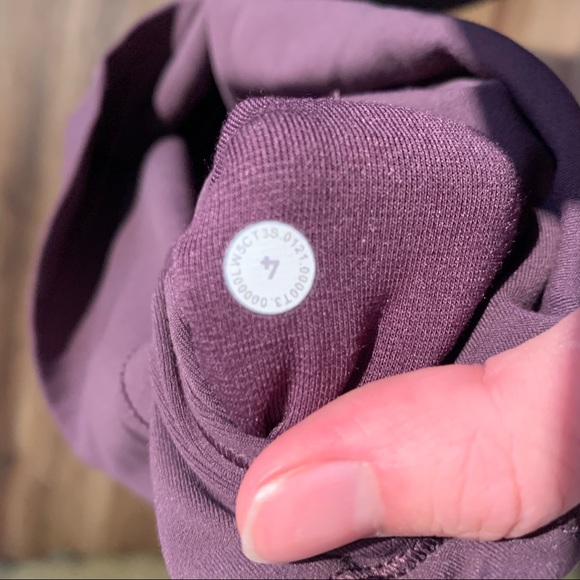 Lululemon Grape Thistle Align Size 4 - Picture 2 of 2